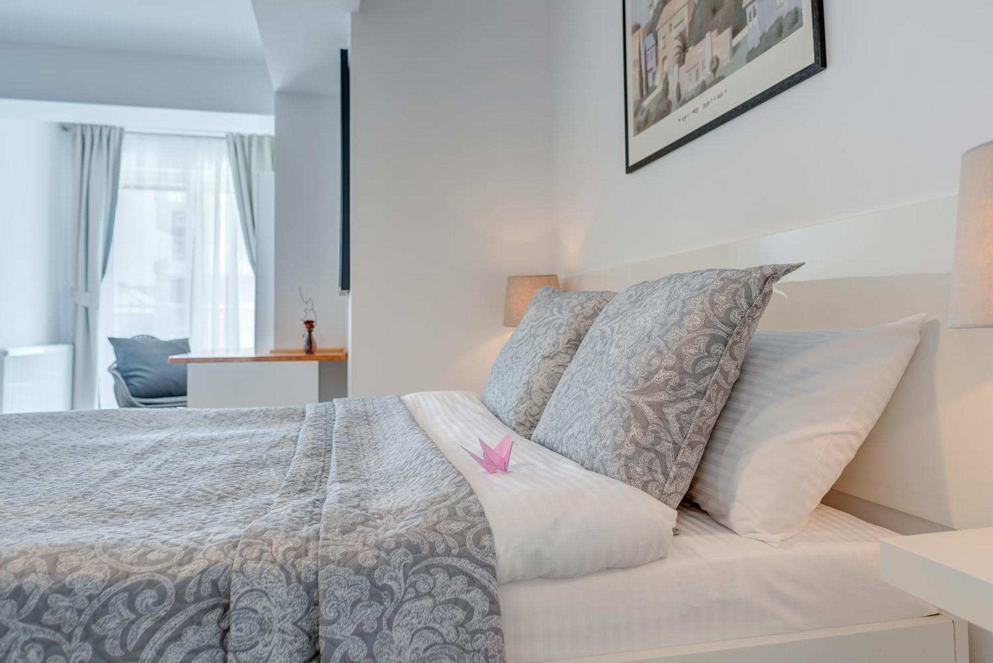 אוטופן Bucharest Airport Suites & Villas מראה חיצוני תמונה